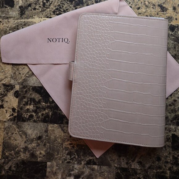 SOLD     NOTIQ Demi RINGLESS Planner Cover - Picture 2 of 3